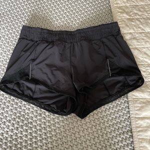 Lululemon mid rise run short